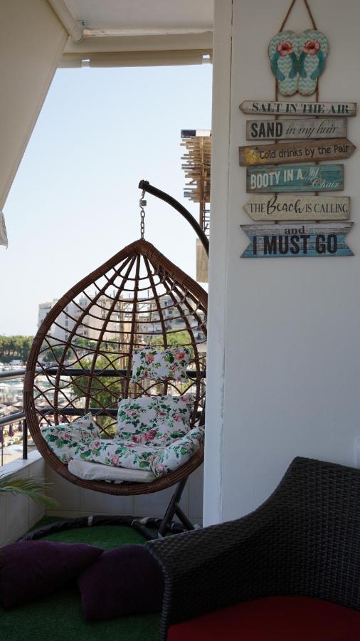 Km Beach View Apartment Ханья Экстерьер фото