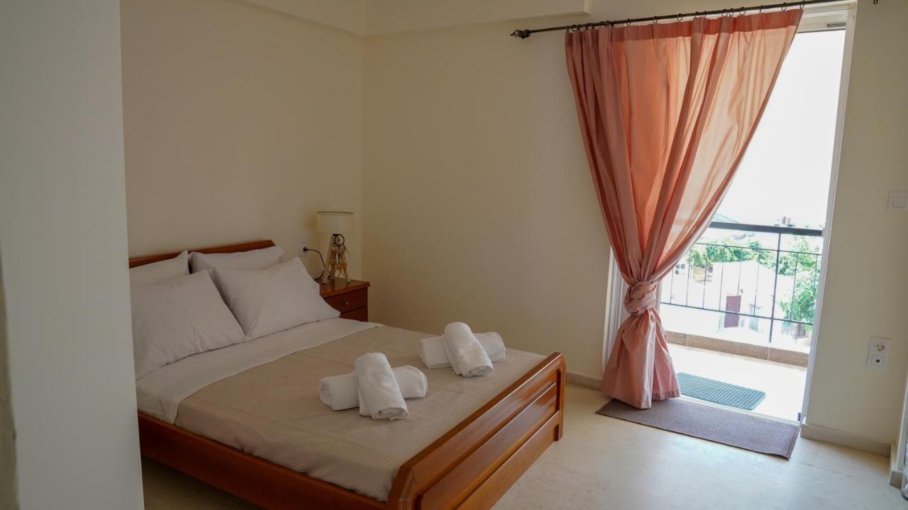 Km Beach View Apartment Ханья Экстерьер фото